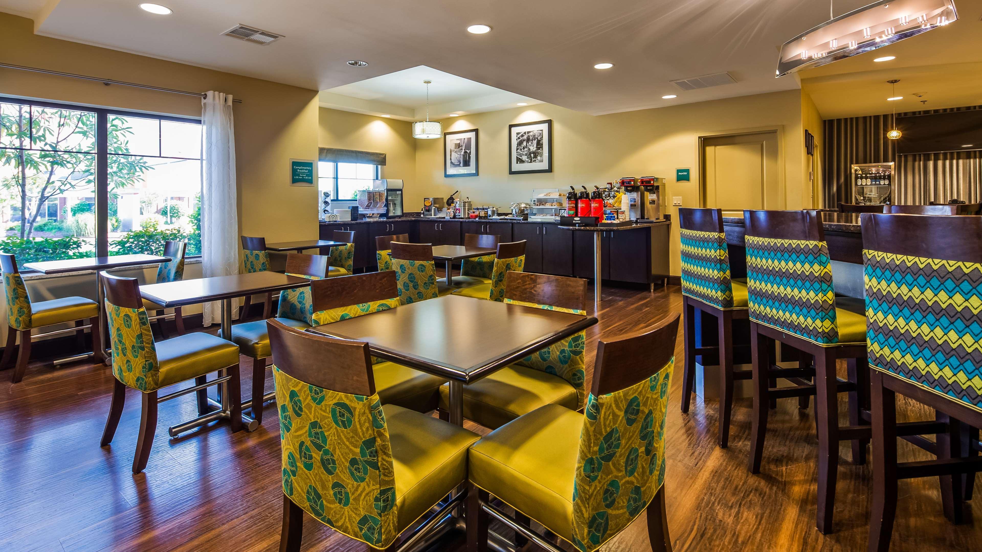 Best Western Plus University Inn Hattiesburg Exterior foto